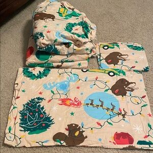 Christmas-Themed Bedding Set